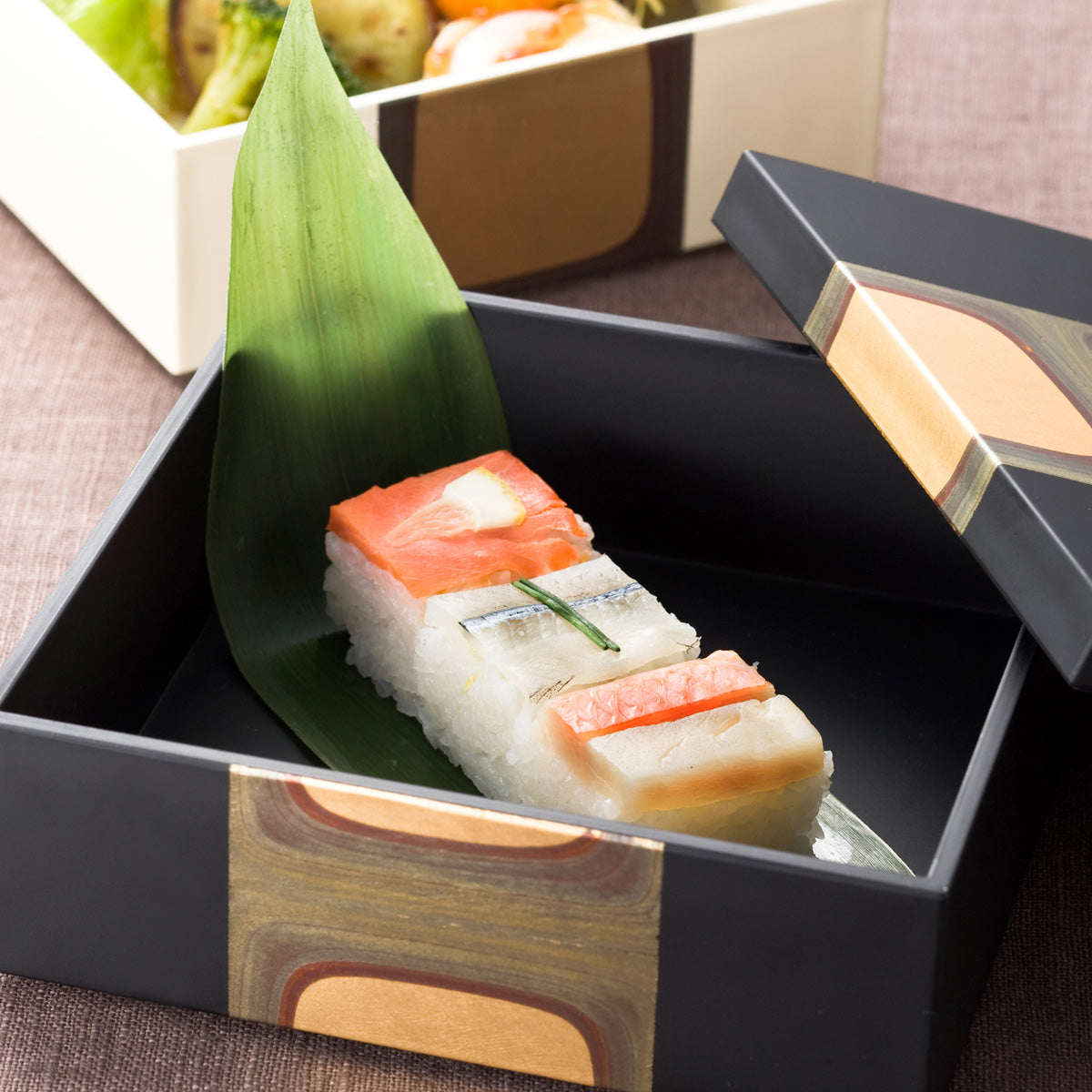 Kodai haku - Tiered box - Black